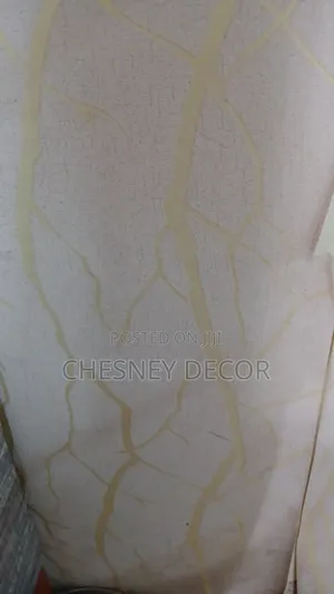 Wallpaper Gold-Patterned