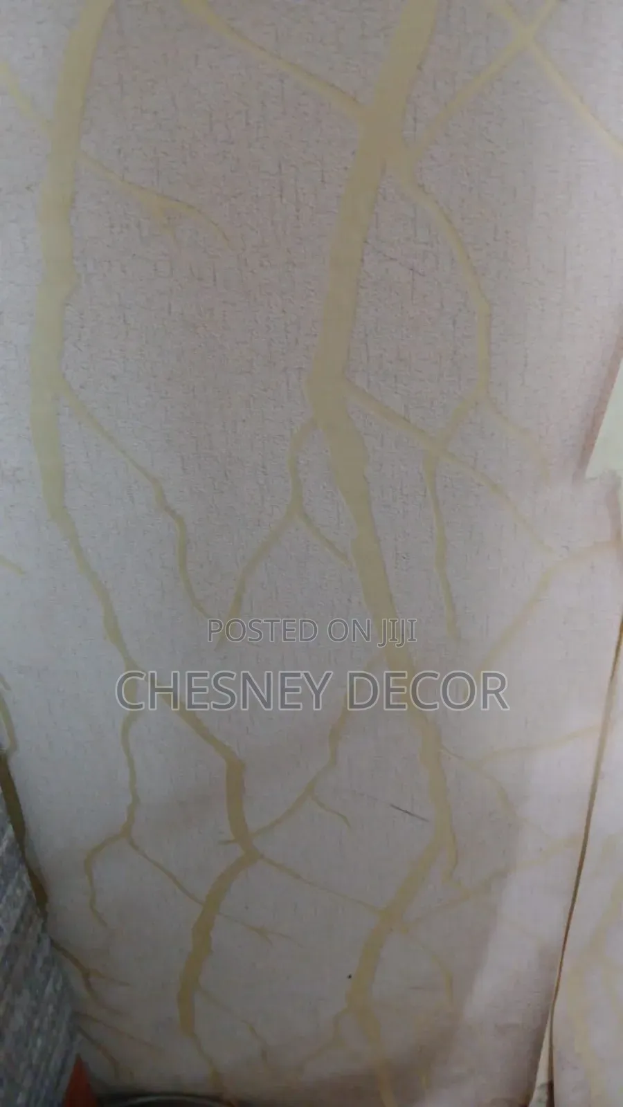 Wallpaper Gold-Patterned