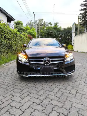 Mercedes-Benz C200 2017 Black