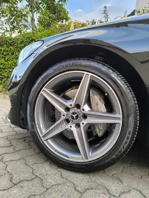 Mercedes-Benz C200 2017 Black