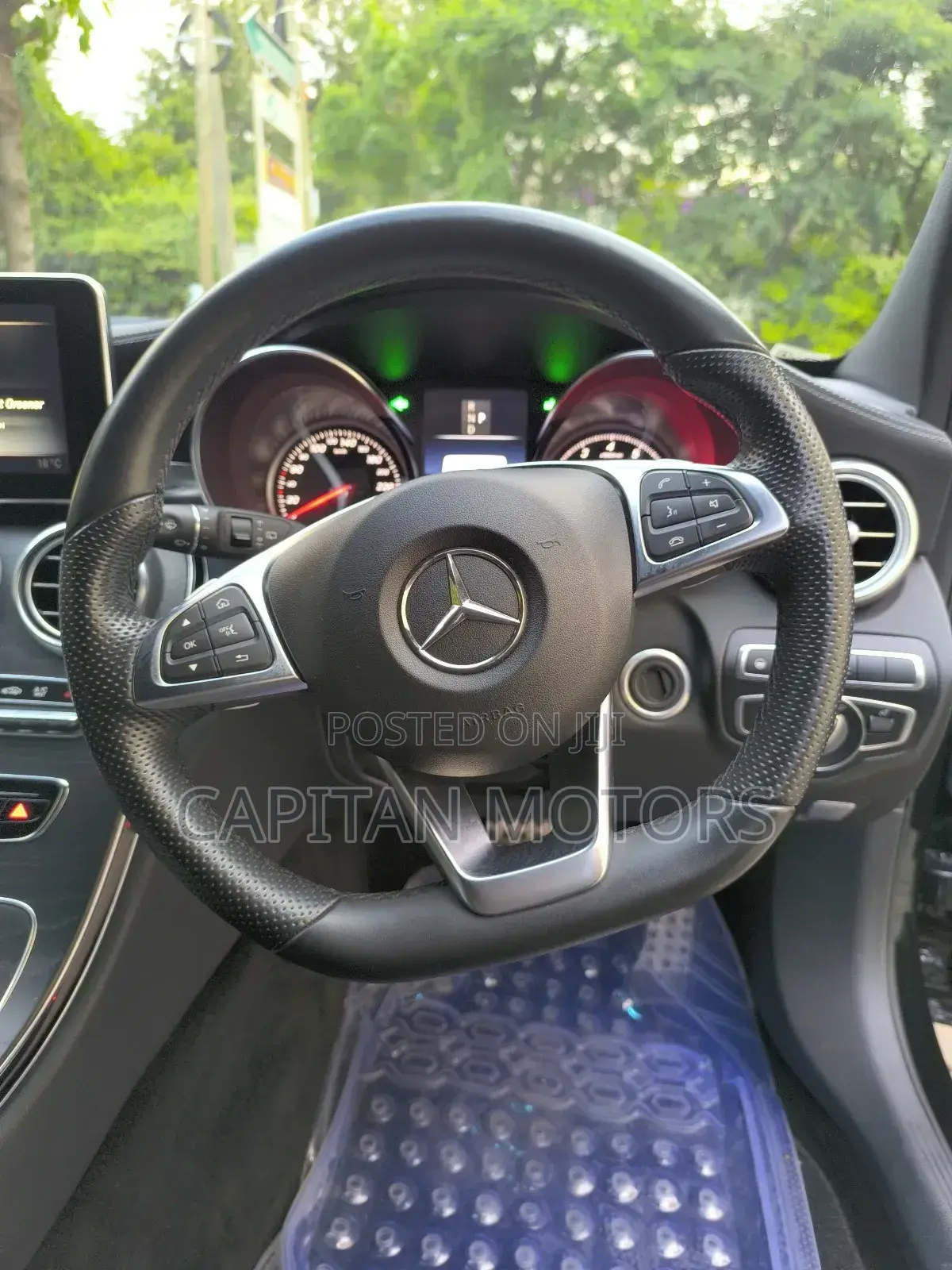 Mercedes-Benz C200 2017 Black