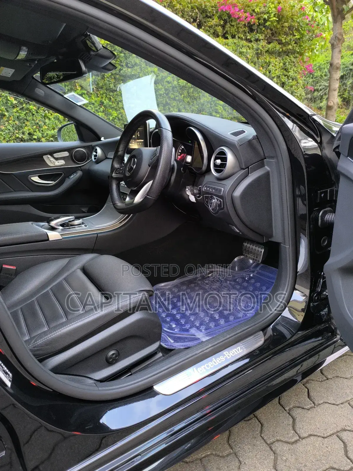 Mercedes-Benz C200 2017 Black