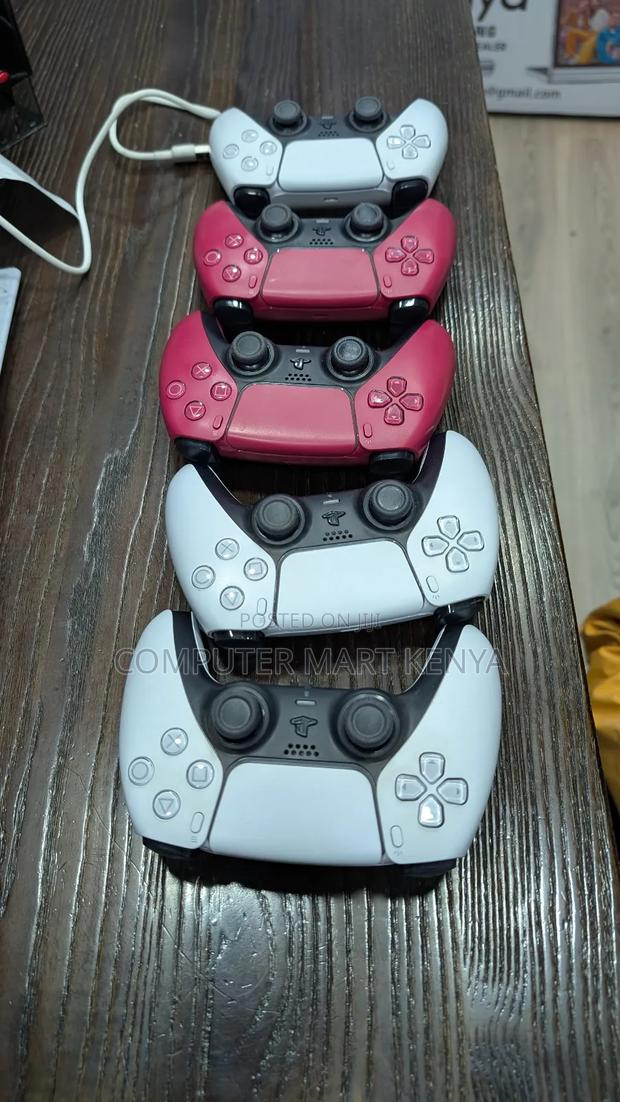 PS5 Playstation 5 Dualsense Wireless Controller - main view