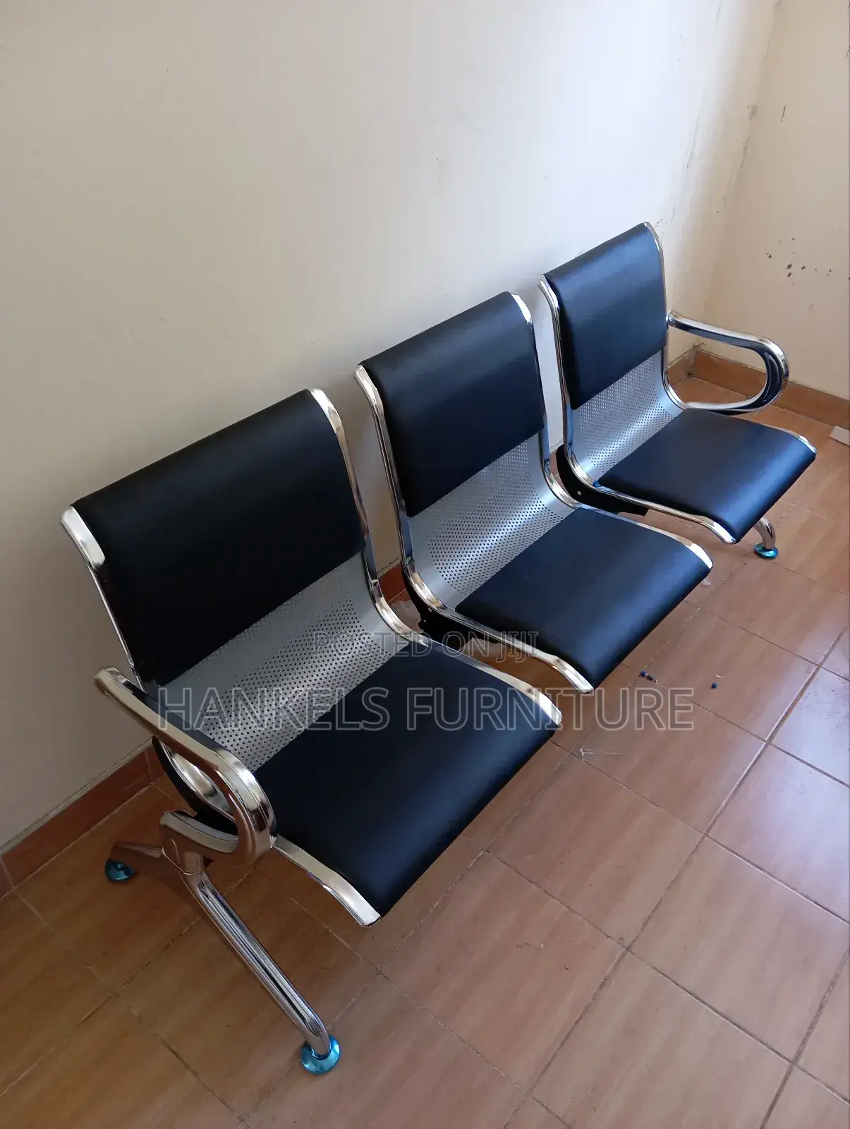 3 Link Chair