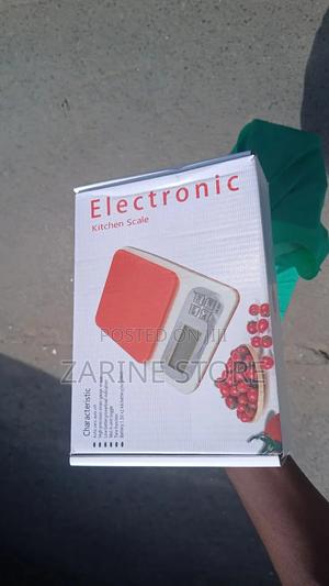 Electronic Kitchen Scale Measuring Upto 5 KGS Uses Double A - thumbnail 2