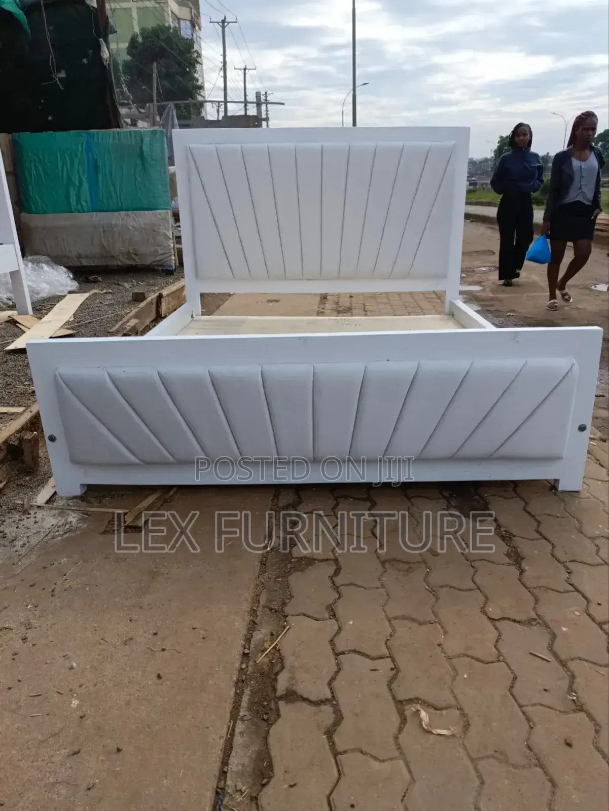 White Chester Bed