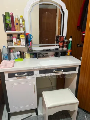 Modern Dressing Table (Dressing Mirror