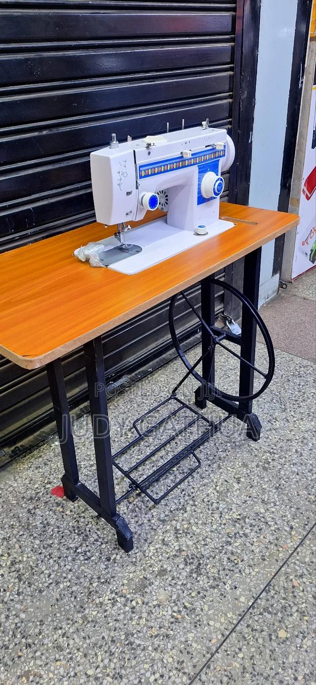 Zigzag Sewing Machine With Table - thumbnail 2