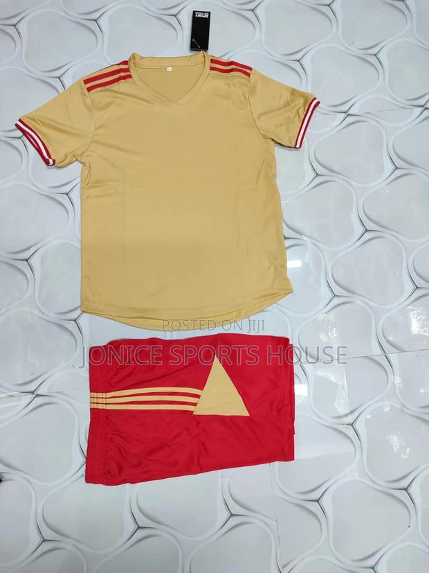 Plain Football Kits - thumbnail 3