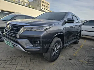 Toyota Fortuner 2.8 D AWD 2018 Gray