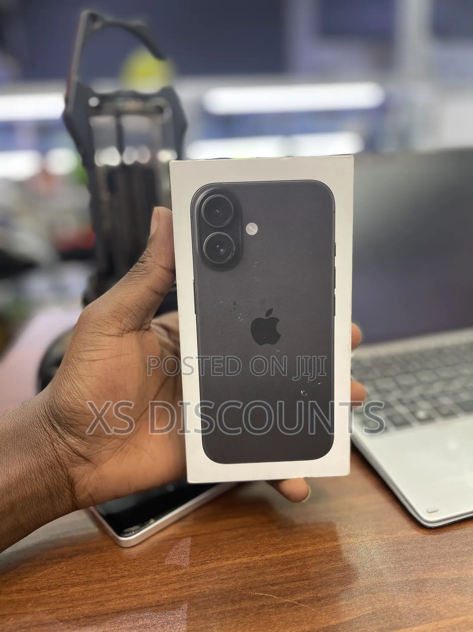 New Apple iPhone 16 128 GB Black
