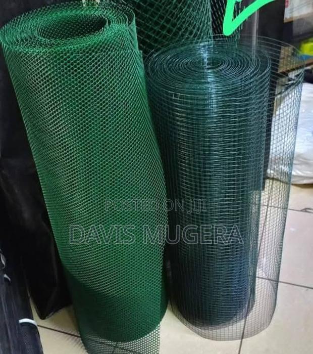Green PVC Welded Wire Mesh Rolls 1/2" Weld Mesh Wire Netting - thumbnail 3