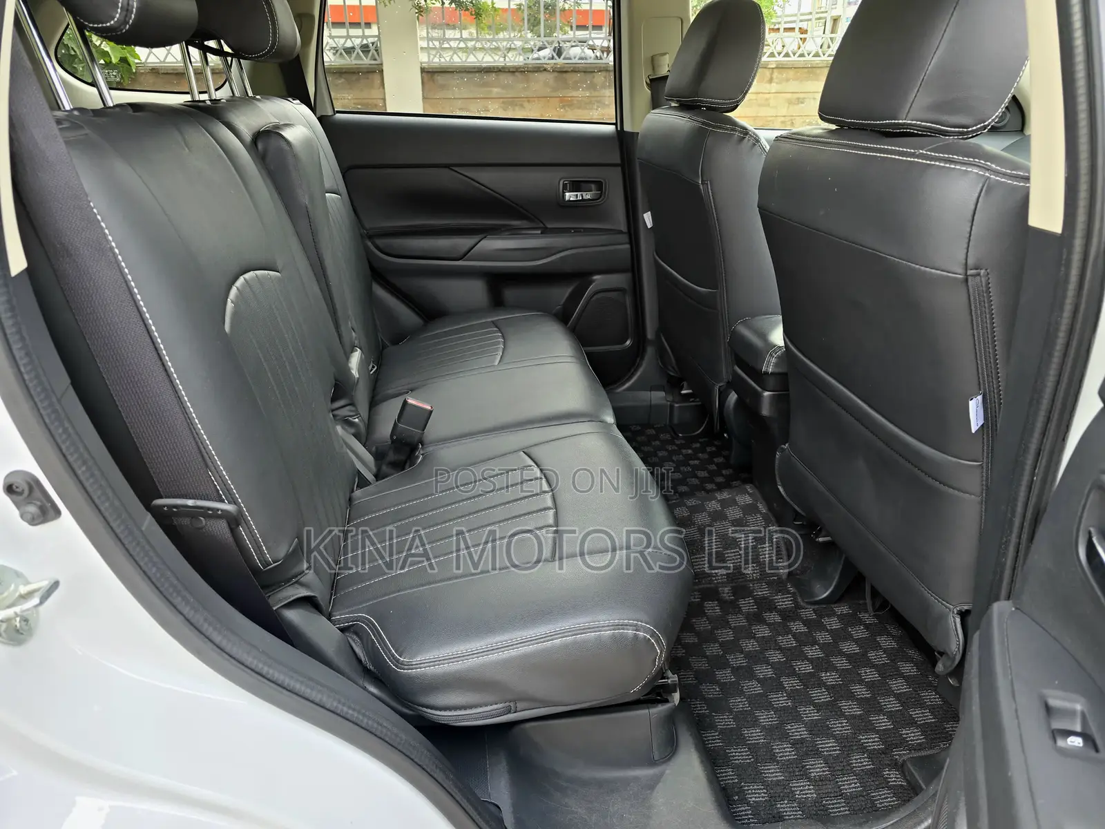 Mitsubishi Outlander 2017 White