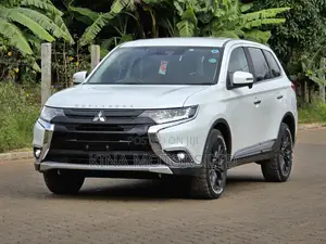 Mitsubishi Outlander 2017 White