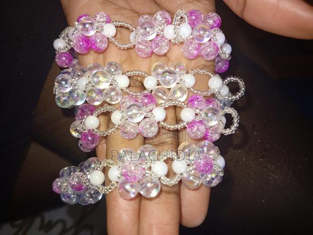 Elastic Daisy Flower Bracelets - thumbnail 3