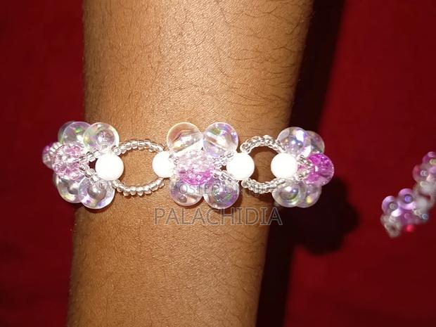Elastic Daisy Flower Bracelets - thumbnail 4