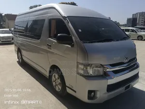 Toyota HiAce 2017 Silver