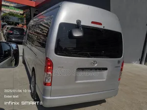 Toyota HiAce 2017 Silver