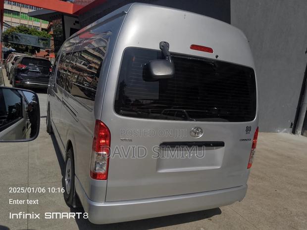 Toyota HiAce 2017 Silver - thumbnail 3