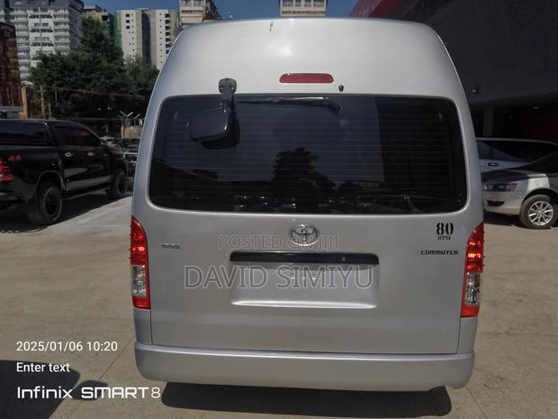 Toyota HiAce 2017 Silver - thumbnail 7