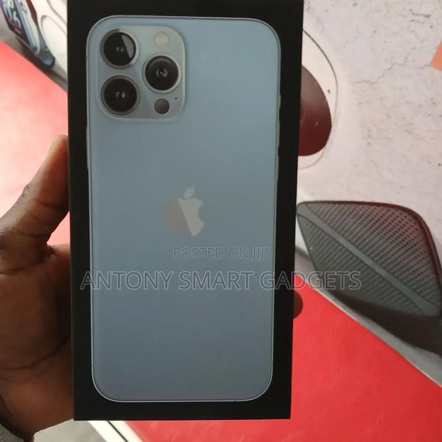 New Apple iPhone 13 Pro Max 256 GB Blue - main view