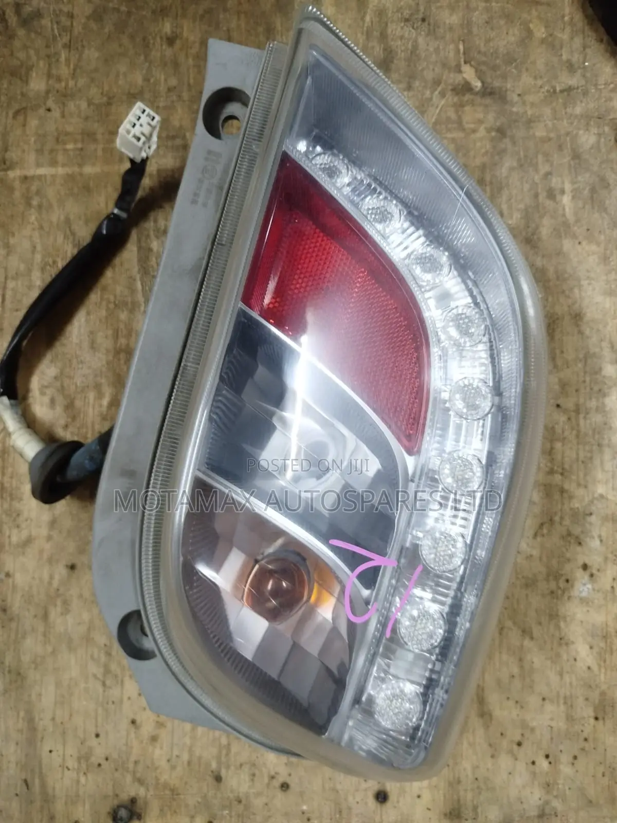 Diahatsu Mira Tail Light