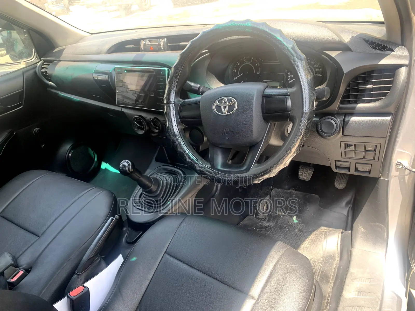 Toyota Hilux 2016 Gray