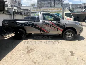 Toyota Hilux 2016 Gray