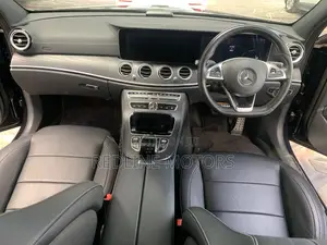 Mercedes-Benz E200 2018 Green