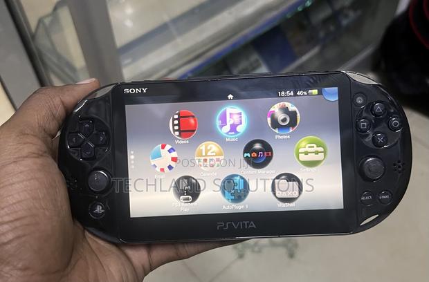 Chipped Ps Vita Used - thumbnail 3