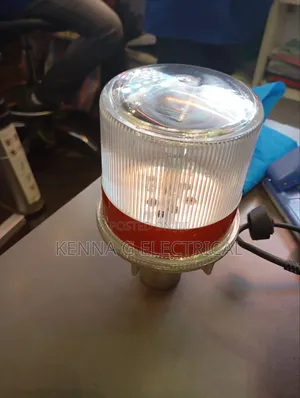 Flashing Solar Warning Light Barricade LED Tower Aviation
