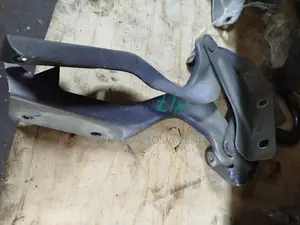 Nissan Latio N17 Bonnet Hinges