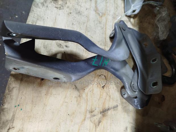 Nissan Latio N17 Bonnet Hinges