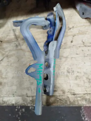 Wagon R Bonnet Hinges