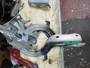 X-Trail NT32 Bonnet Hinges