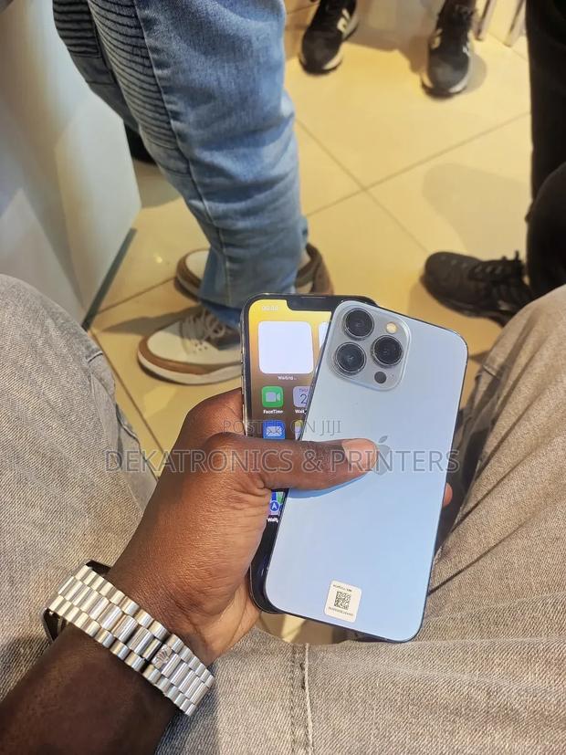 Apple iPhone 13 Pro 128 GB Blue - main view