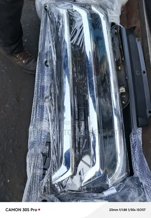 Toyota Hiace 7 L Grill New Model