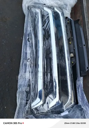 Toyota Hiace 7 L Grill New Model