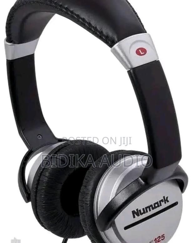 Behringer HPM -1000