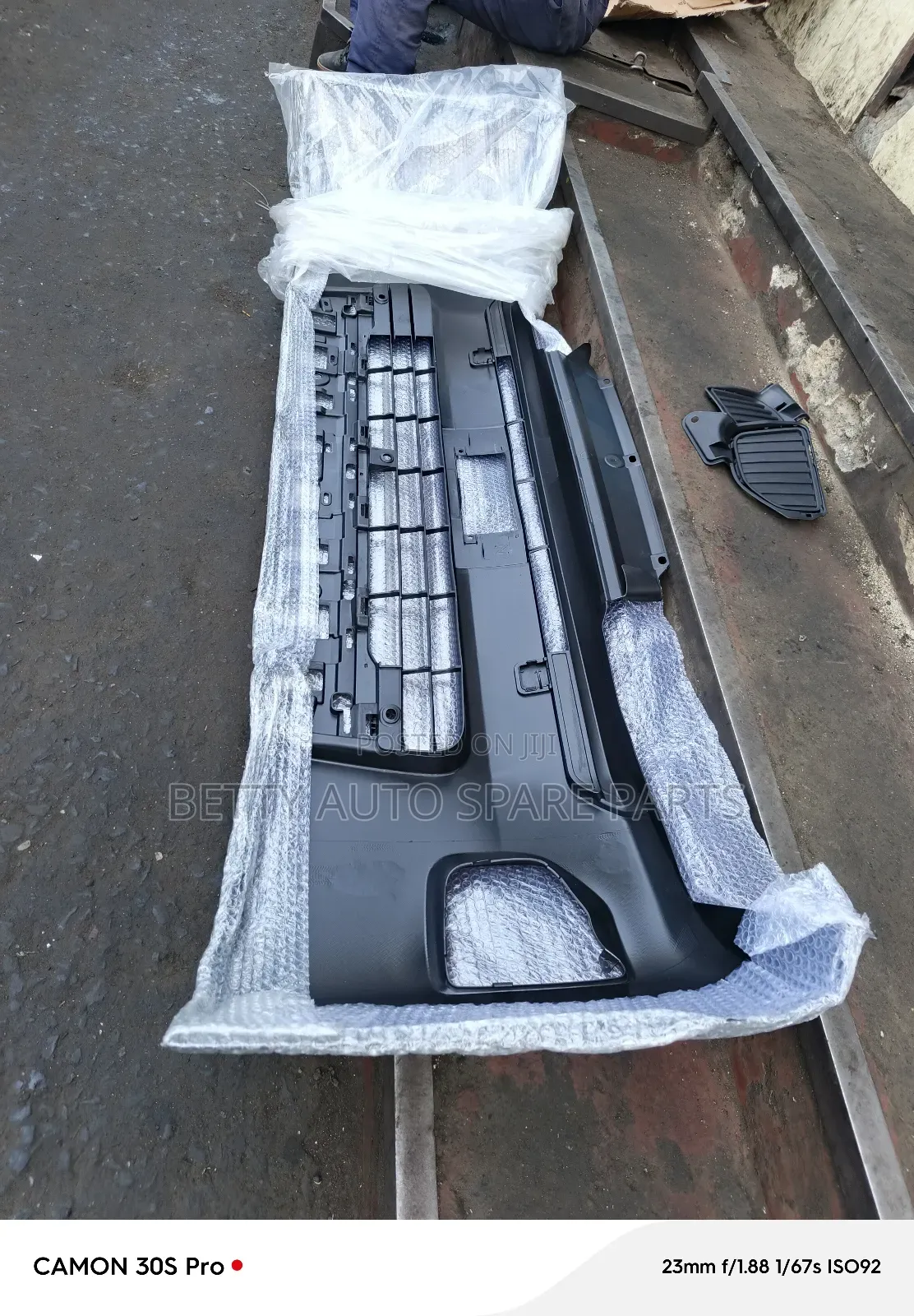 Toyota Hiace 7 L Bumper New Model
