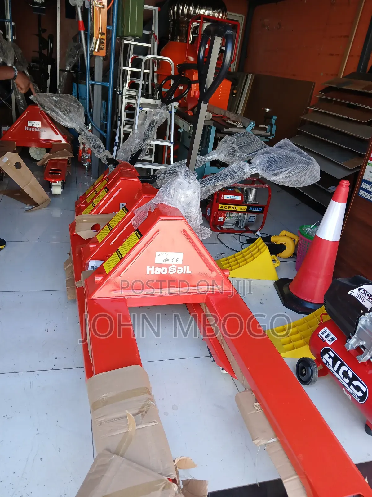 Hydraulic Pallet Truck .( Widebase )
