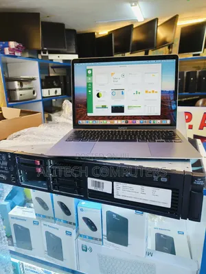 Laptop Apple MacBook Air 16GB Apple M1 Pro SSD 512GB