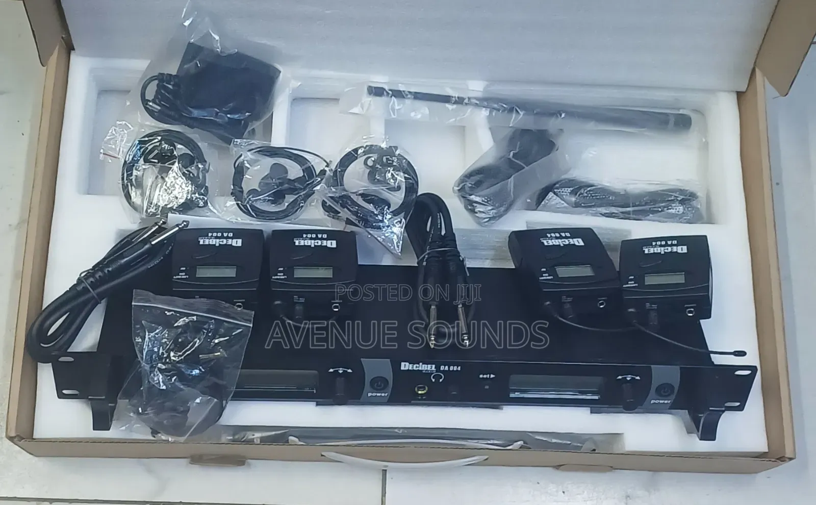 Decibel Da004 Wireless in Ears Monitoring System