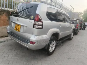 Toyota Land Cruiser Prado 2011 Silver