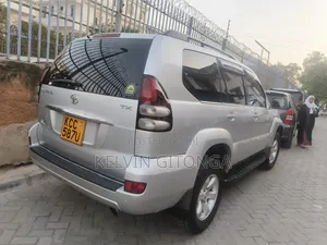 Toyota Land Cruiser Prado 2011 Silver