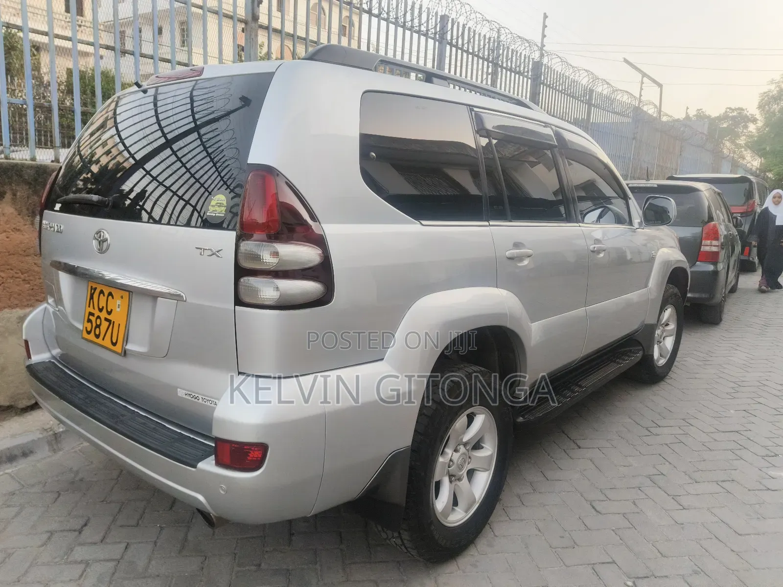 Toyota Land Cruiser Prado 2011 Silver