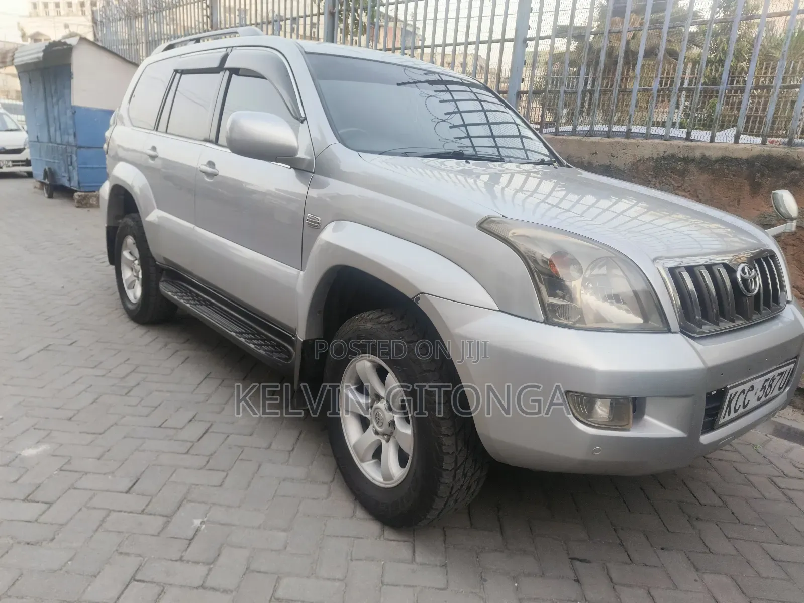 Toyota Land Cruiser Prado 2011 Silver