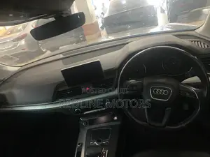 Audi Q5 2.0T Premium AWD quattro 2017 Black