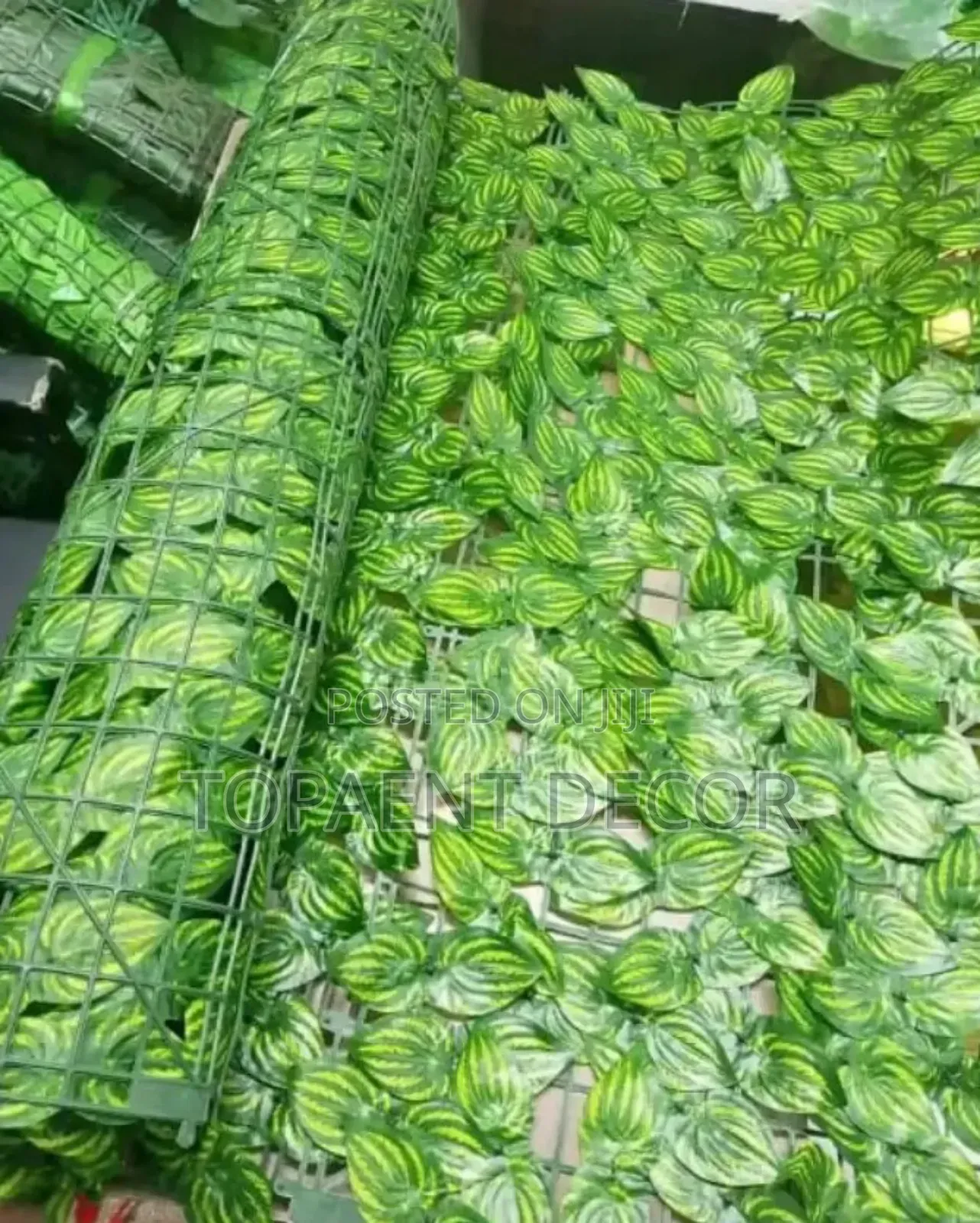 Leafy Meshed Artificial Privacy Fence