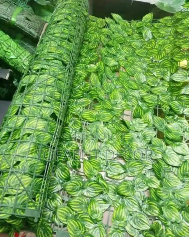 Leafy Meshed Artificial Privacy Fence